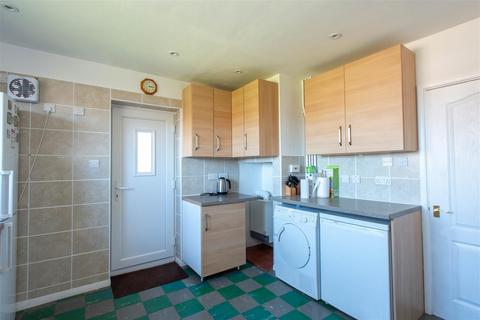 3 Curzon Close, Orpington, BR6 9NP