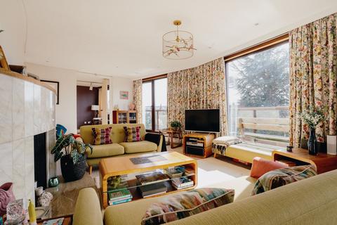 11 Lugton Brae, Dalkeith, EH22 1JX