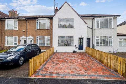 94 Monteith Drive, Clarkston, Glasgow, G76 8NY