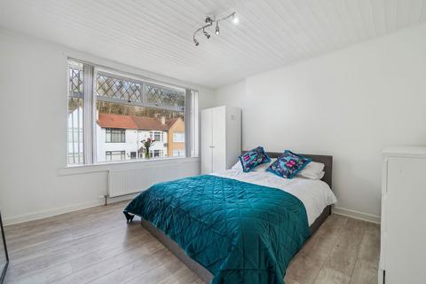 94 Monteith Drive, Clarkston, Glasgow, G76 8NY
