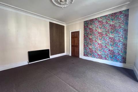 2 bedroom flat for sale, Wingrove Gardens, Fenham, Newcastle upon Tyne, NE4