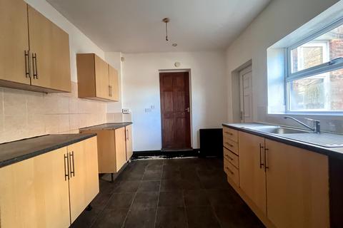 2 bedroom flat for sale, Wingrove Gardens, Fenham, Newcastle upon Tyne, NE4