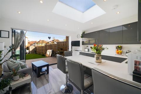 2 bedroom cottage for sale, Watford Road, Wembley