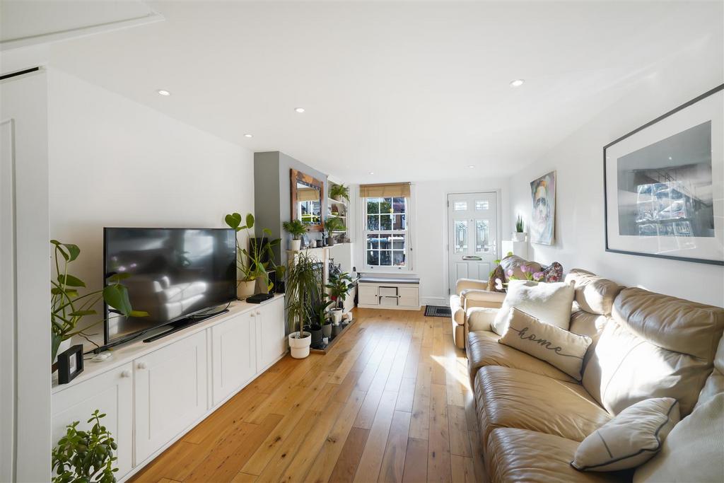 172 Watford Road - 4 Yf T25 Frnr HQ5 Fwjre Th.jpg