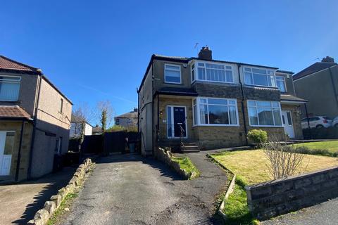 17 Fairway, Bradford, BD7 4JF