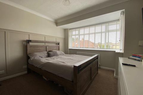 17 Fairway, Bradford, BD7 4JF