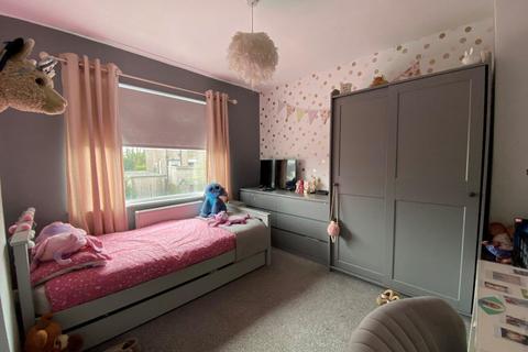 17 Fairway, Bradford, BD7 4JF