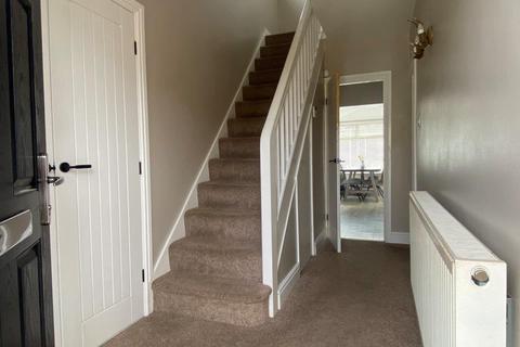 17 Fairway, Bradford, BD7 4JF
