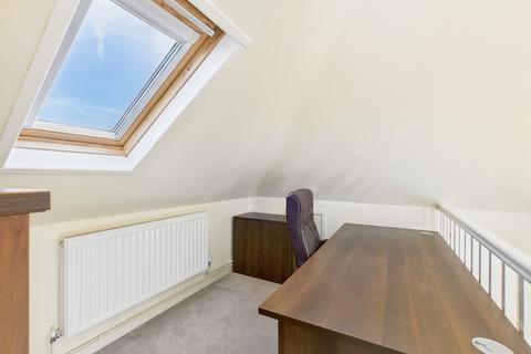 2 bedroom flat for sale, Havant Road, Portsmouth PO6