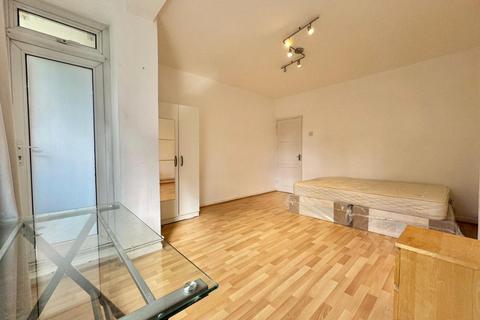 2 bedroom flat for sale, Darling Row, London E1