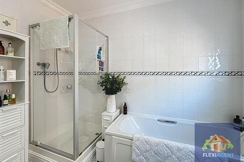 3 bedroom apartment for sale, Park Avenue, Southport PR9