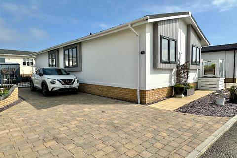 2 bedroom bungalow for sale, New Lane, Milford on Sea, Lymington, Hampshire, SO41