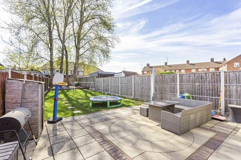 81 Metcalf Road, Ashford, TW15 1HB