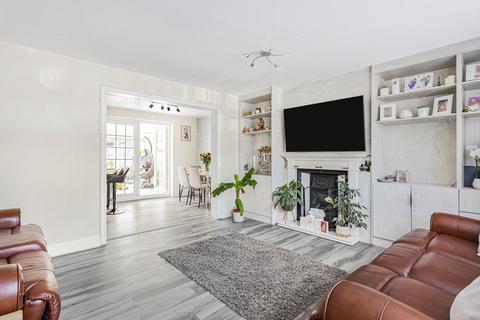 81 Metcalf Road, Ashford, TW15 1HB