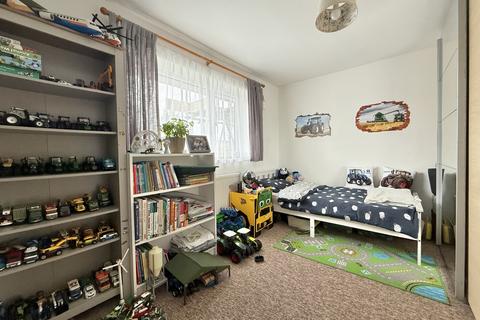 55 Lancelot Road, Exeter, EX4 9BU