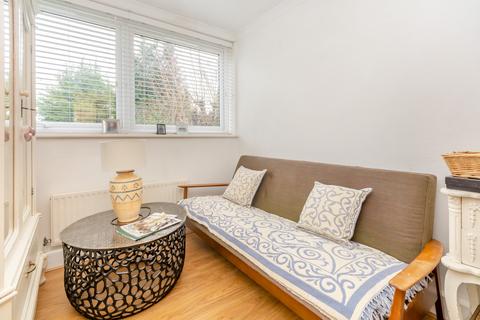 15 Cherry Orchard, Amersham, HP6 6LE
