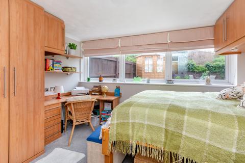 15 Cherry Orchard, Amersham, HP6 6LE