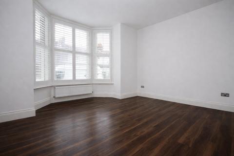 1 bedroom in a house share to rent, Bensham Lane, Thornton Heath, CR7