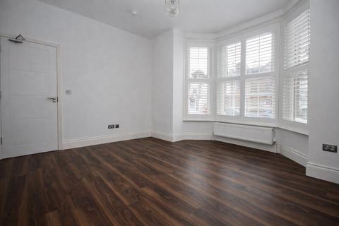 1 bedroom in a house share to rent, Bensham Lane, Thornton Heath, CR7