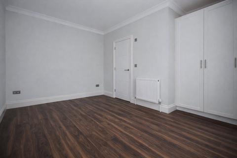 1 bedroom in a house share to rent, Bensham Lane, Thornton Heath, CR7