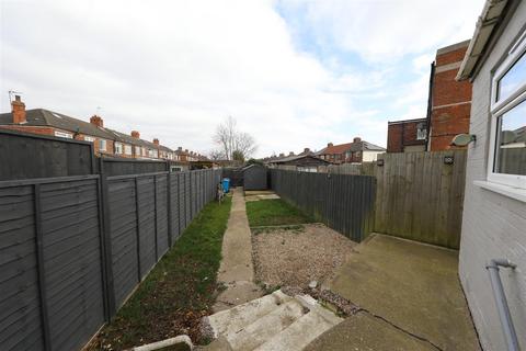 3 bedroom end of terrace house for sale, Beverley Road, Hull