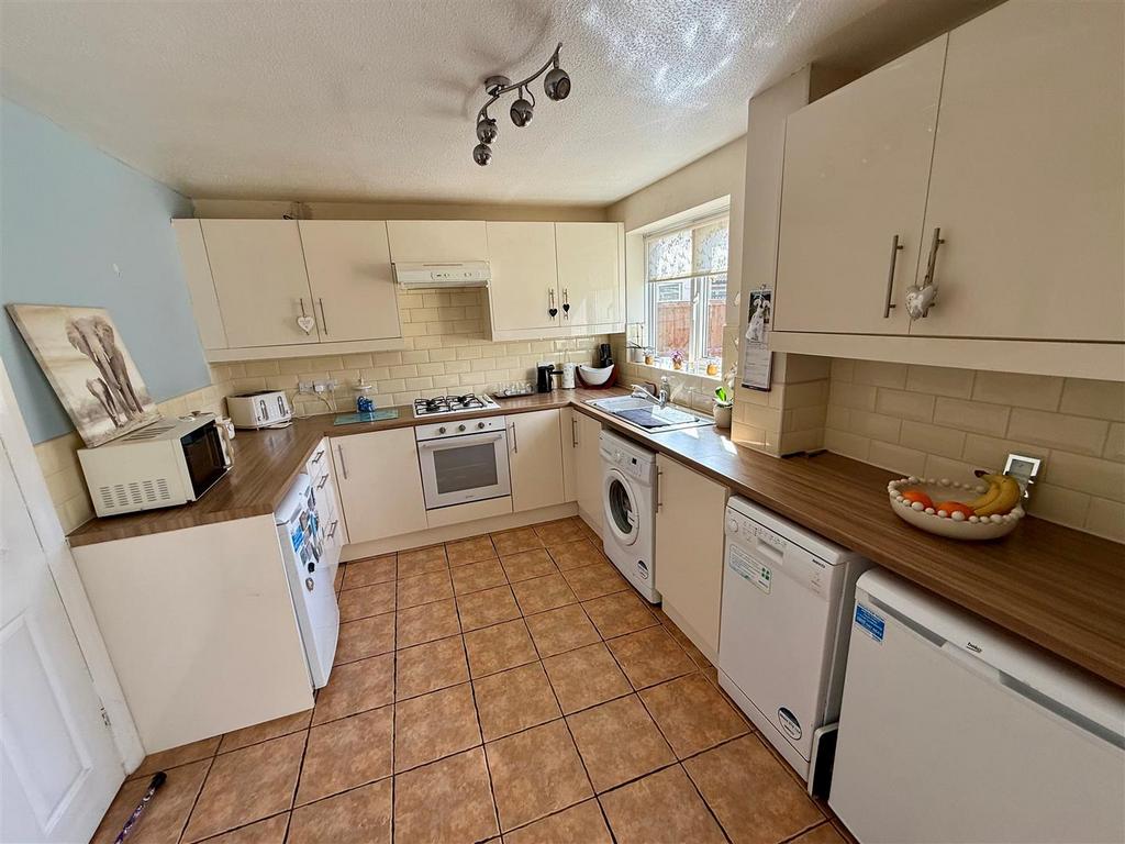 LR26 Kitchen.jpg