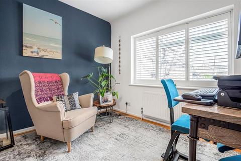 44 Dursley Road, London, SE3 8PD