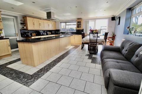 4 bedroom link detached house for sale, Delamere Close, Birmingham B36