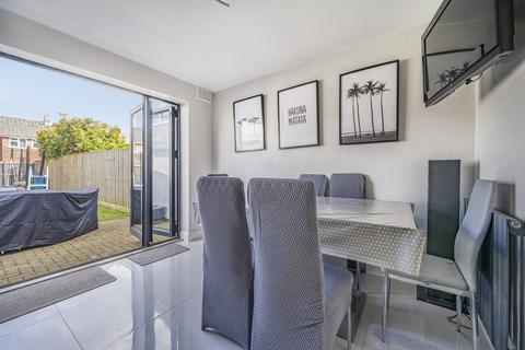 70 Longleaze, Royal Wootton Bassett, Swindon, SN4 8AS