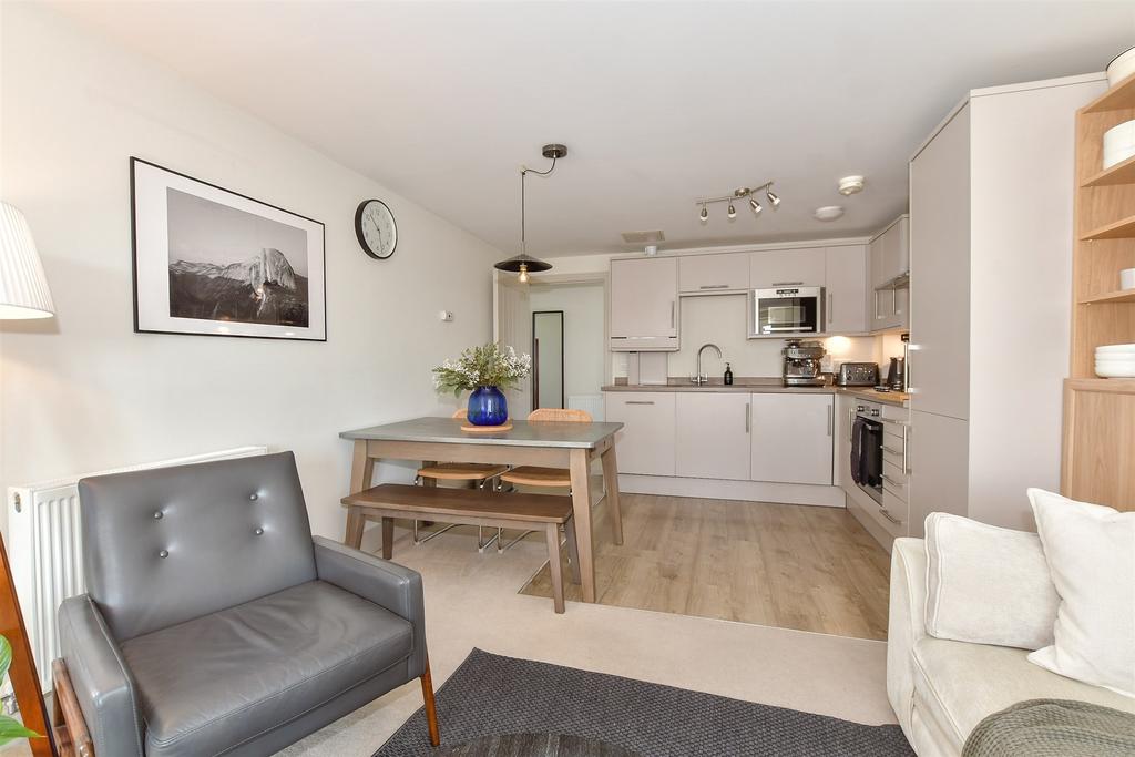 Lounge/Kitchen