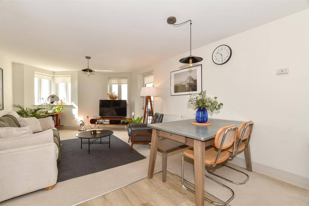 Lounge/Kitchen
