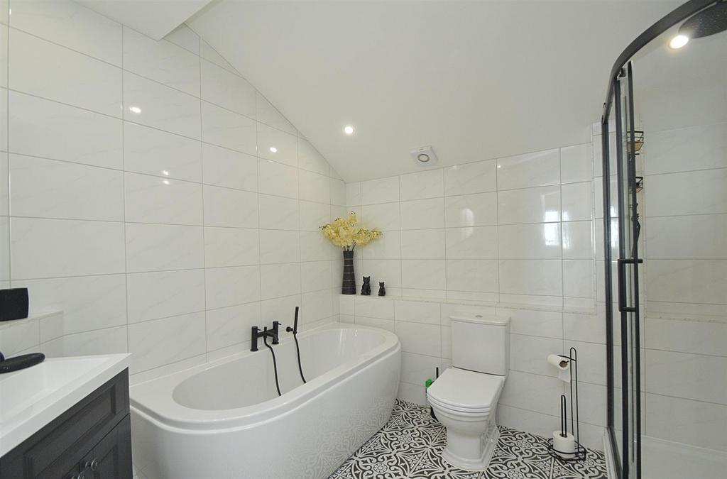 Resized NEWBathroom.jpg