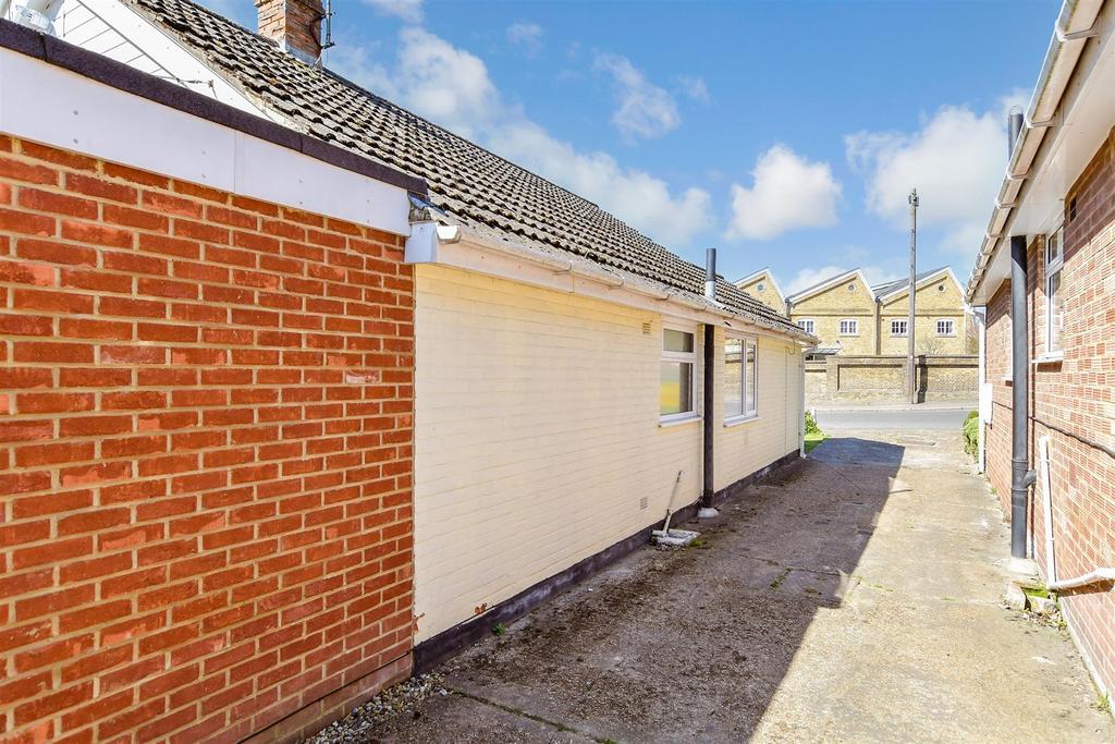 Driveway/Parking