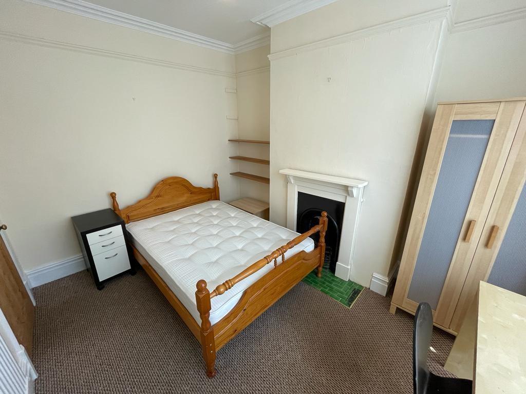 Ground floor study bedroom