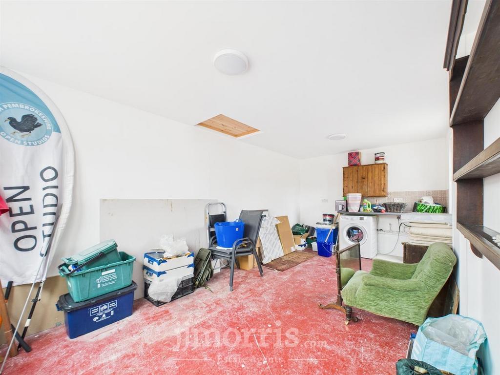 CAM02122 G0-PR0267-STILL025.jpg