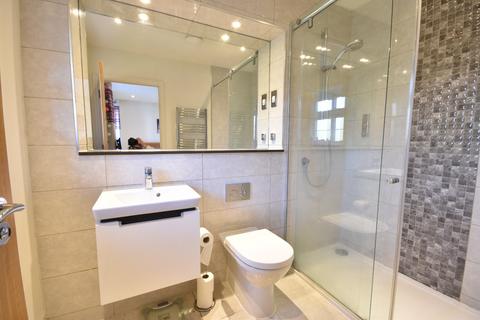4 Baker Drive, Smallfield, Horley, RH6 9FW