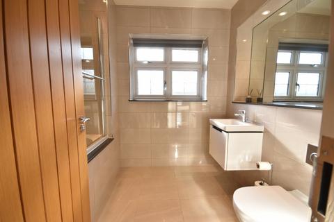 4 Baker Drive, Smallfield, Horley, RH6 9FW