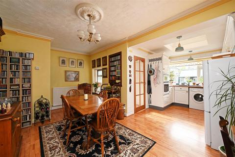 3 bedroom semi-detached house for sale, Fanshaw Road, Dronfield