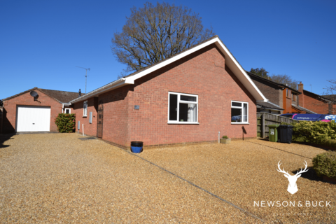 25 Barsham Drive, South Wootton, King's Lynn, PE30 3TT