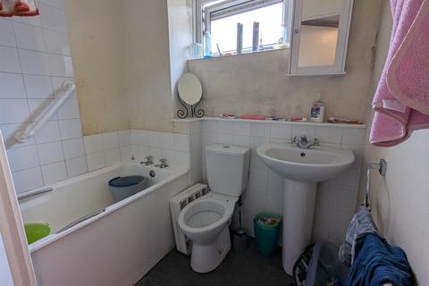 Studio for sale, 7, Welham Walk Bradford, BD3 0DL