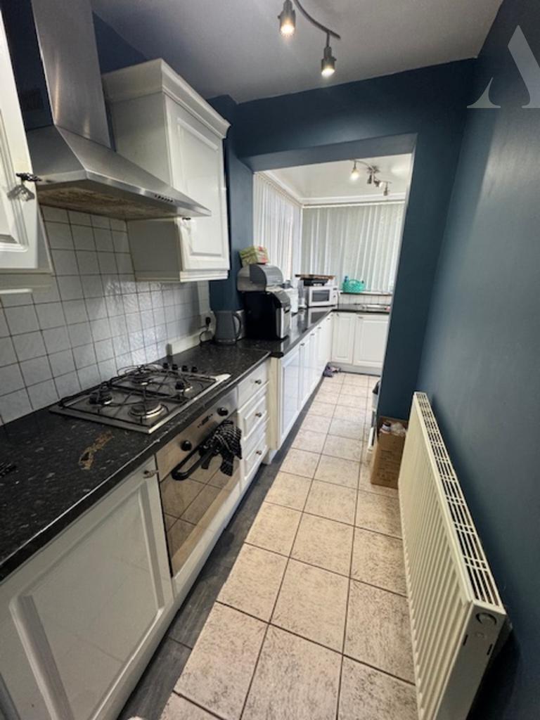 76 Glenpark Road kitchen 2