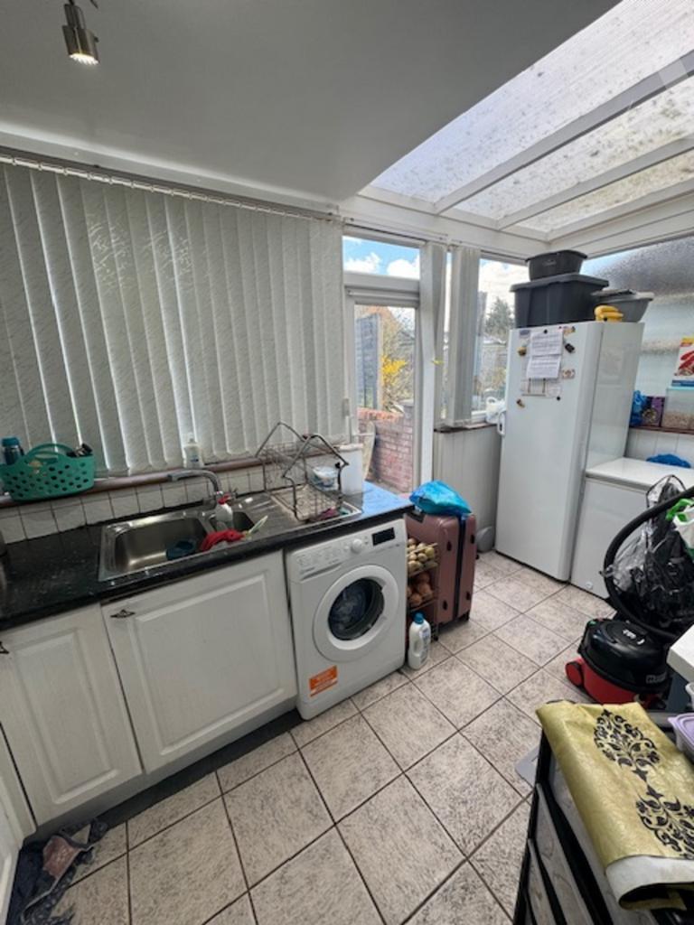 76 Glenpark Road kitchen