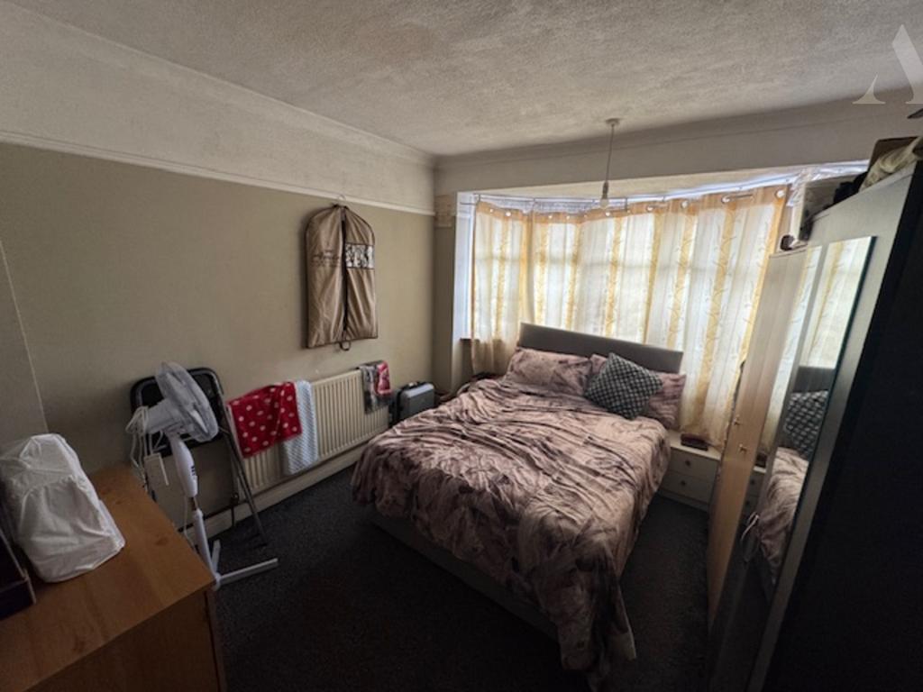 76 Glenpark Road Bedroom1