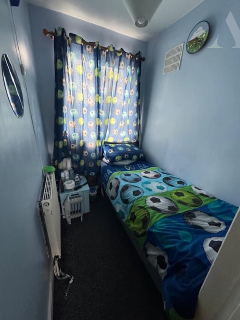 76 Glenpark Road Bedroom3
