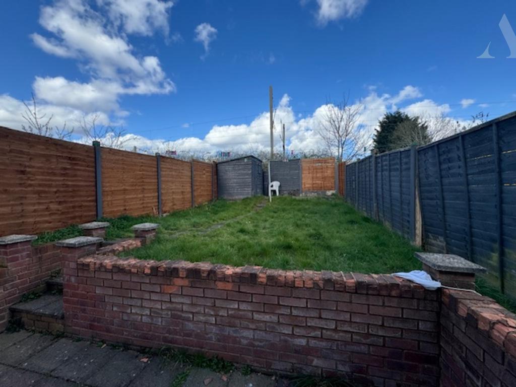 76 Glenpark Road garden 2