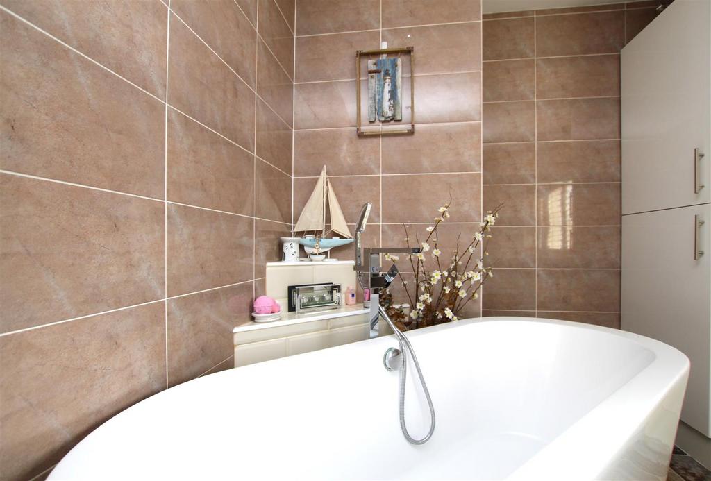 Bath &amp; Surround.JPG