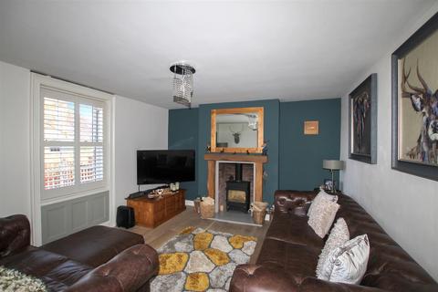 Ivy House Back Lane, Binbrook, Market Rasen, LN8 6ED