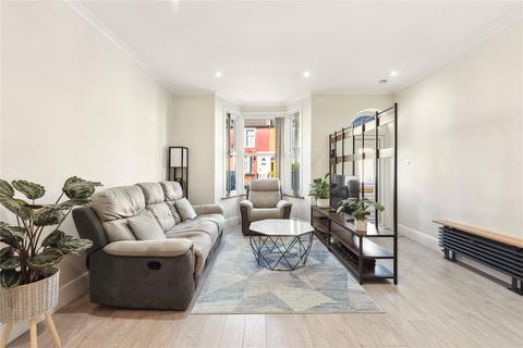 92 Roslyn Road, London, N15 5JJ