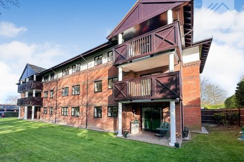2 bedroom flat for sale, Poplar Drive, Hutton, Brentwood
