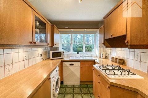 2 bedroom flat for sale, Poplar Drive, Hutton, Brentwood